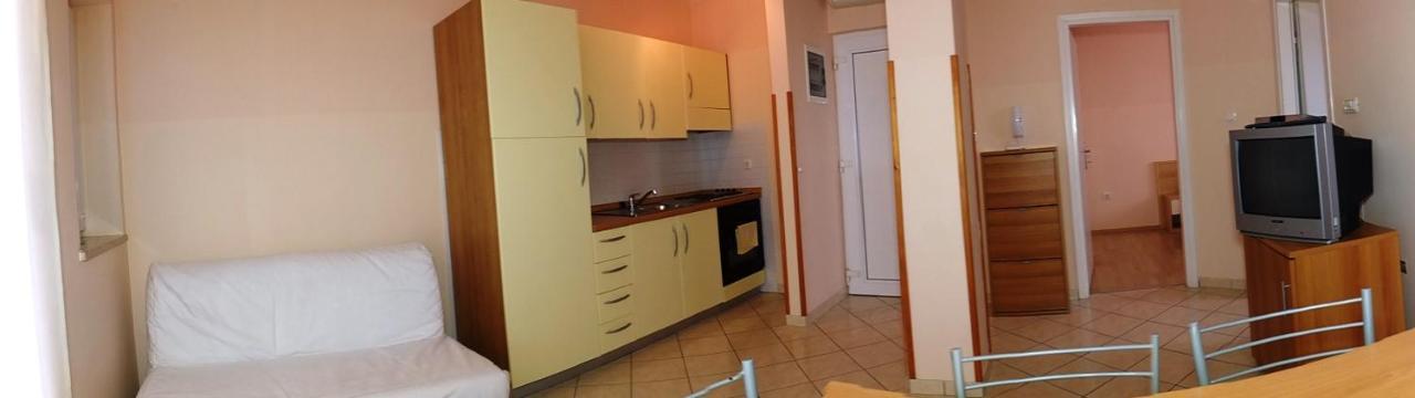 Apartments Miriam プレマントゥーラ エクステリア 写真